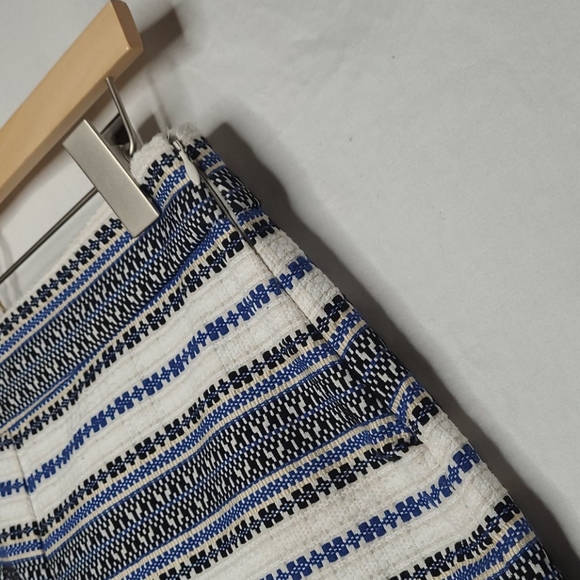 Gap Highwaisted Stripped Shorts - Picture 4 of 5